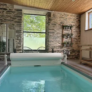 Domaine De Meros Lodge