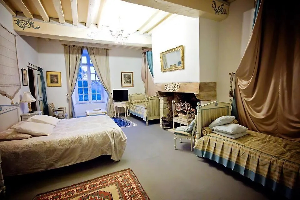 Chateau Du Bois Glaume Poligne 0*,