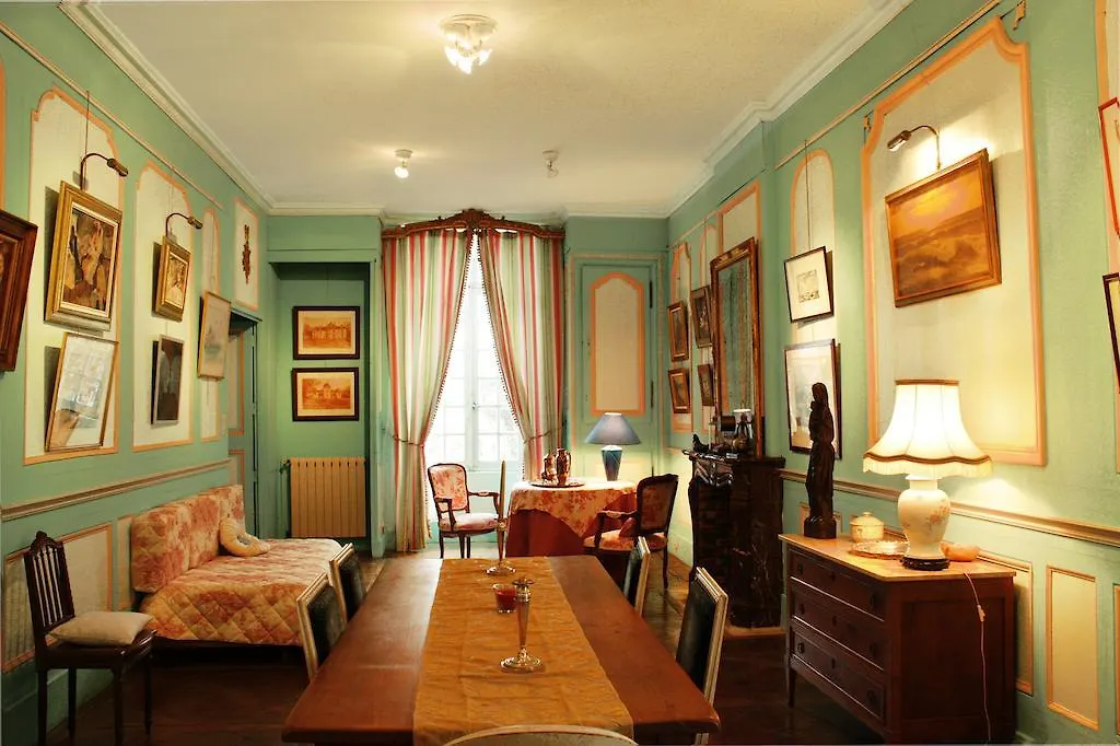 Chateau Du Bois Glaume Poligne 0*,  France