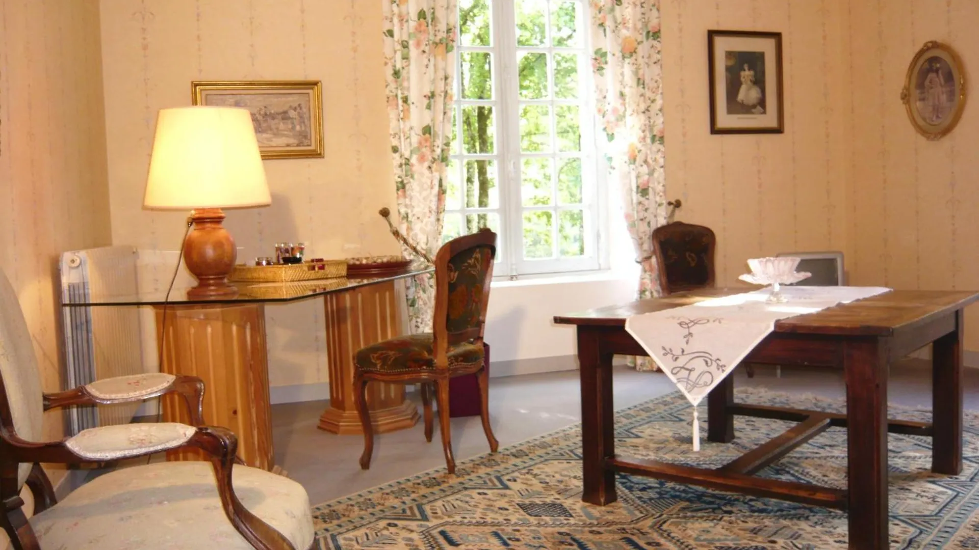 Chateau Du Bois Glaume Poligne France